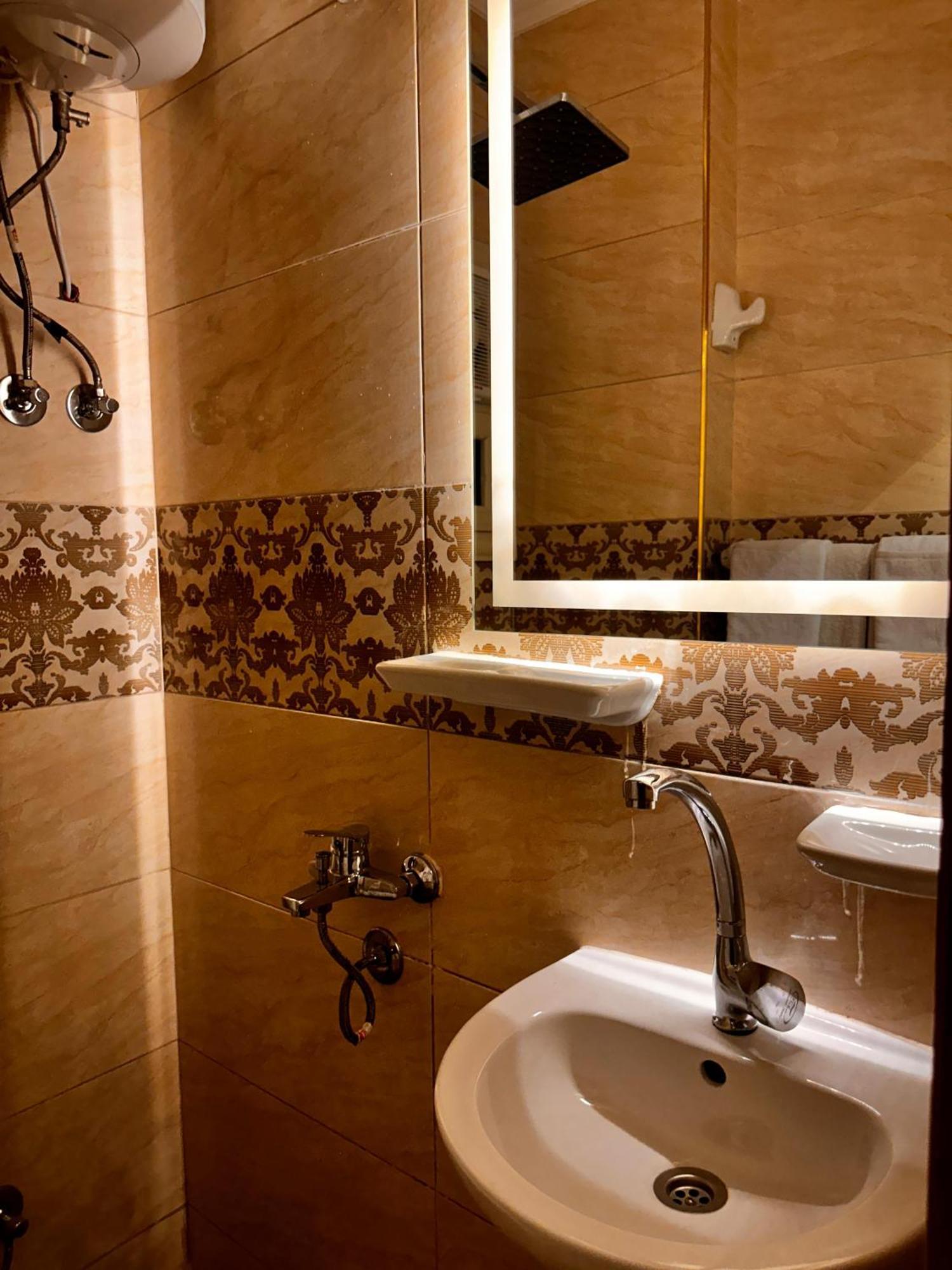 Hotel Pyramids On The Spot View Kafret el-Gabal Exterior foto