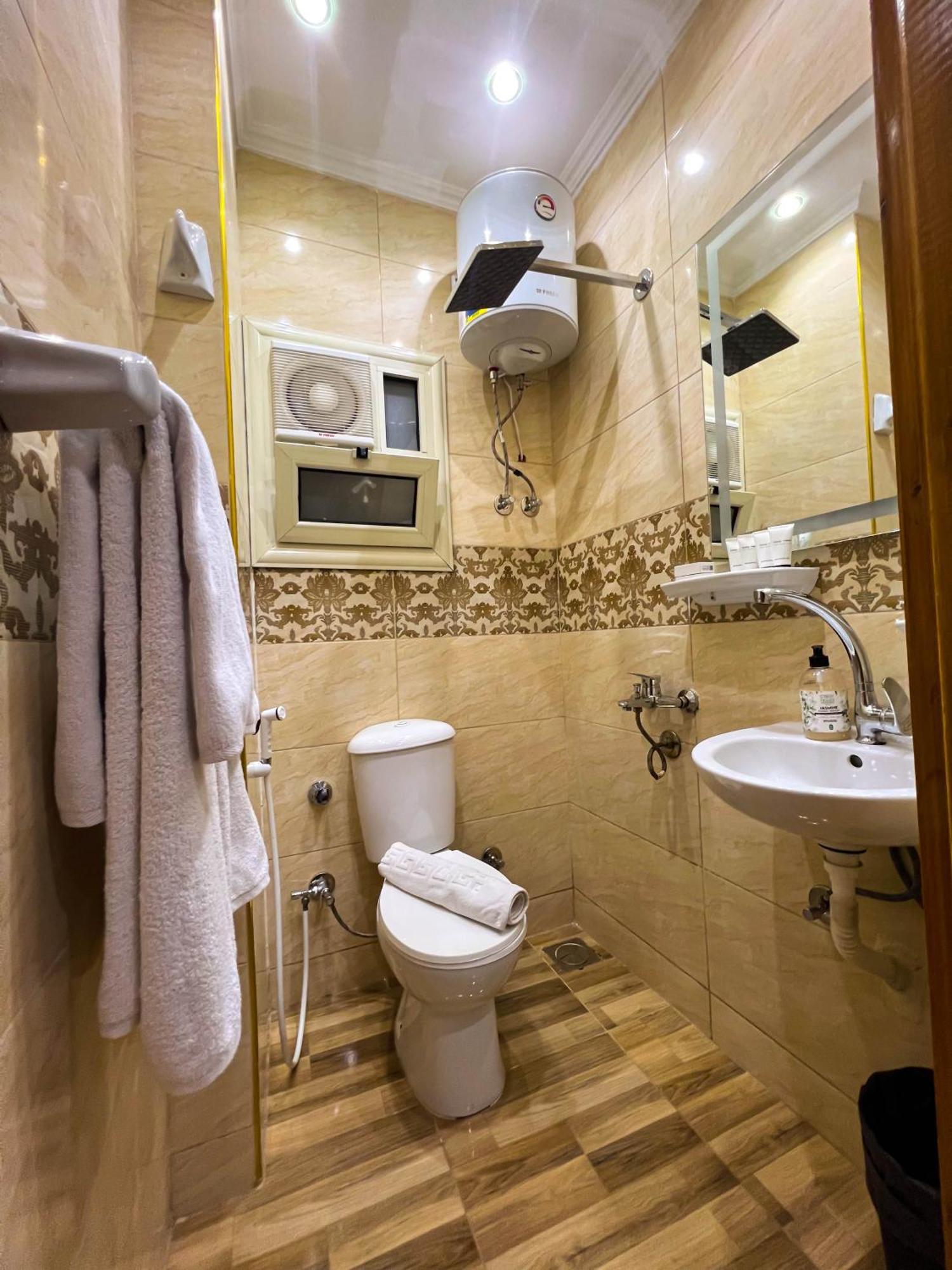 Hotel Pyramids On The Spot View Kafret el-Gabal Exterior foto